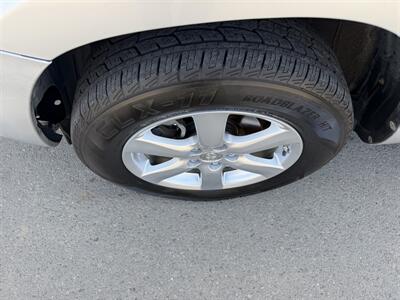2007 Toyota RAV4 Limited   - Photo 9 - Tarzana, CA 91356