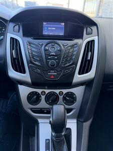 2014 Ford Focus SE - Photo 21 - Tarzana, CA 91356