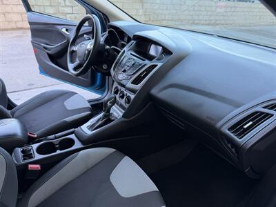 2014 Ford Focus SE - Photo 17 - Tarzana, CA 91356