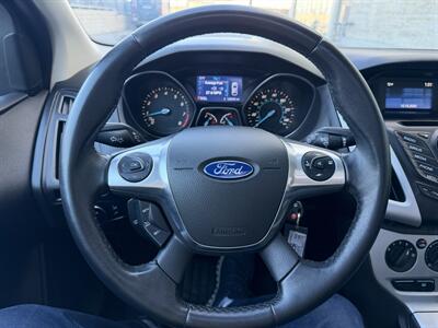 2014 Ford Focus SE - Photo 20 - Tarzana, CA 91356