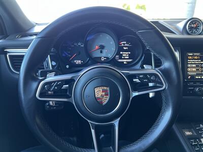 2016 Porsche Macan S   - Photo 17 - Tarzana, CA 91356