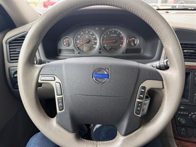 2006 Volvo V70 2.4   - Photo 22 - Tarzana, CA 91356