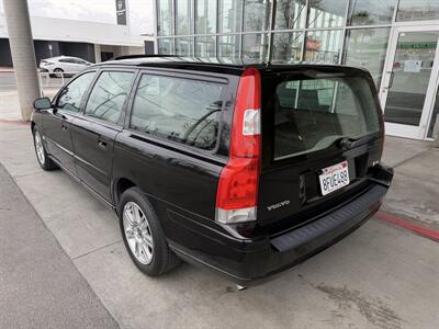 2006 Volvo V70 2.4   - Photo 4 - Tarzana, CA 91356