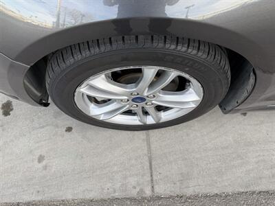 2016 Ford Fusion Energi Titanium   - Photo 9 - Tarzana, CA 91356