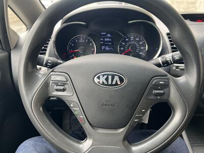 2014 Kia Forte LX   - Photo 13 - Tarzana, CA 91356