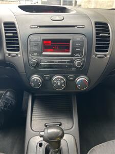 2014 Kia Forte LX   - Photo 14 - Tarzana, CA 91356