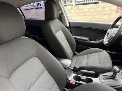 2014 Kia Forte LX   - Photo 15 - Tarzana, CA 91356