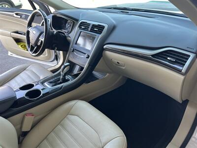 2013 Ford Fusion Hybrid SE   - Photo 14 - Tarzana, CA 91356