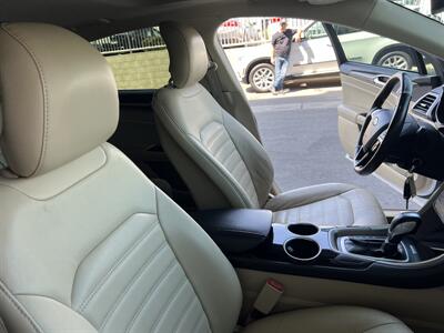 2013 Ford Fusion Hybrid SE   - Photo 13 - Tarzana, CA 91356