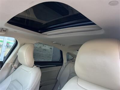 2013 Ford Fusion Hybrid SE   - Photo 15 - Tarzana, CA 91356