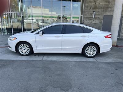 2013 Ford Fusion Hybrid SE   - Photo 2 - Tarzana, CA 91356