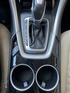2013 Ford Fusion Hybrid SE   - Photo 20 - Tarzana, CA 91356