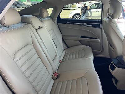 2013 Ford Fusion Hybrid SE   - Photo 12 - Tarzana, CA 91356