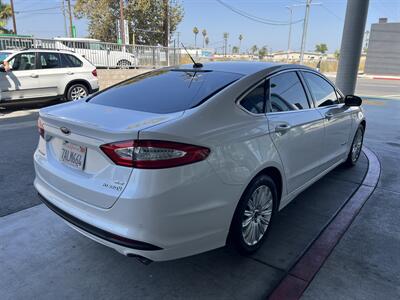 2013 Ford Fusion Hybrid SE   - Photo 7 - Tarzana, CA 91356