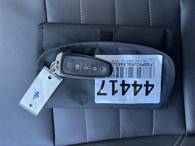 2013 Ford C-MAX Energi SEL   - Photo 14 - Tarzana, CA 91356