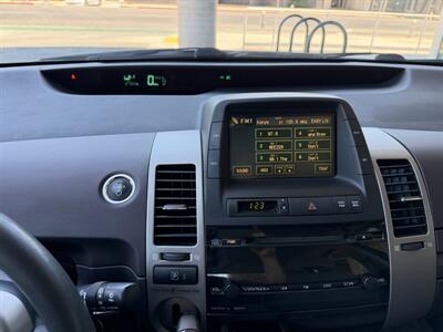2005 Toyota Prius 2 - Photo 21 - Tarzana, CA 91356