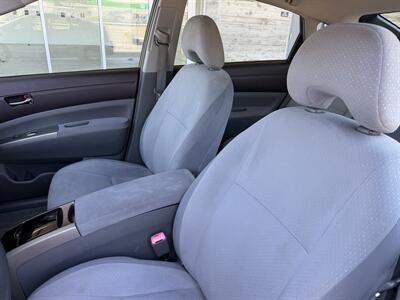 2005 Toyota Prius 2 - Photo 11 - Tarzana, CA 91356