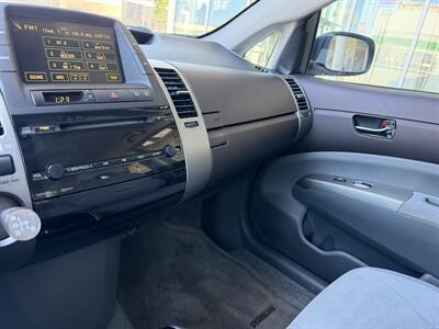 2005 Toyota Prius 2 - Photo 22 - Tarzana, CA 91356