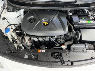 2016 Hyundai ELANTRA GT Limited - Photo 21 - Tarzana, CA 91356
