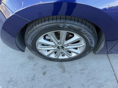 2014 Hyundai ELANTRA SE - Photo 10 - Tarzana, CA 91356