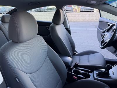 2014 Hyundai ELANTRA SE - Photo 18 - Tarzana, CA 91356