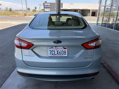 2013 Ford Fusion Hybrid SE - Photo 5 - Tarzana, CA 91356