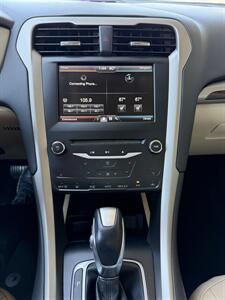 2013 Ford Fusion Hybrid SE - Photo 21 - Tarzana, CA 91356