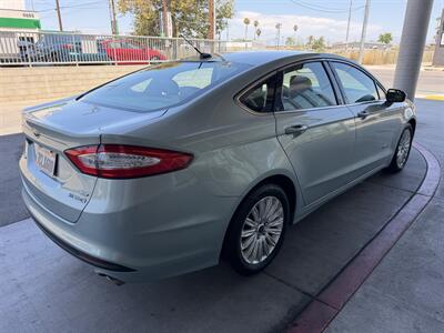 2013 Ford Fusion Hybrid SE - Photo 6 - Tarzana, CA 91356
