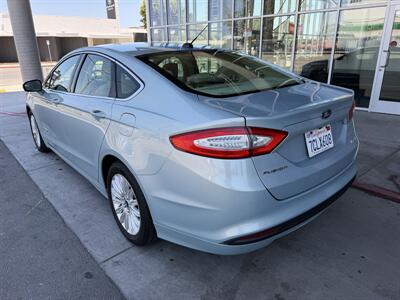 2013 Ford Fusion Hybrid SE - Photo 4 - Tarzana, CA 91356