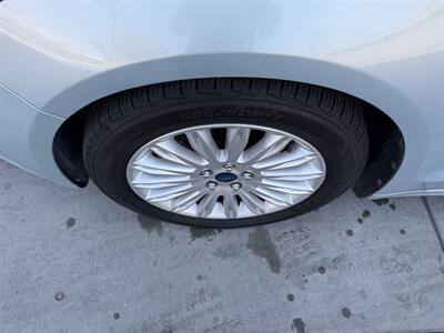 2013 Ford Fusion Hybrid SE - Photo 9 - Tarzana, CA 91356