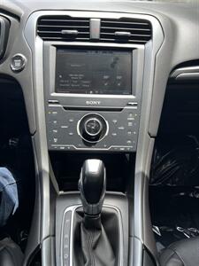 2014 Ford Fusion Hybrid Titanium   - Photo 18 - Tarzana, CA 91356