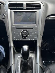 2014 Ford Fusion Hybrid Titanium   - Photo 19 - Tarzana, CA 91356