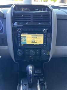 2009 Ford Escape Hybrid Limited   - Photo 18 - Tarzana, CA 91356