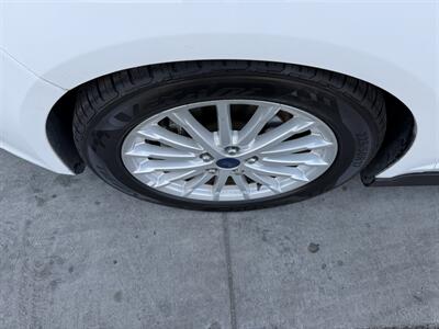 2016 Ford C-MAX Hybrid SE   - Photo 9 - Tarzana, CA 91356