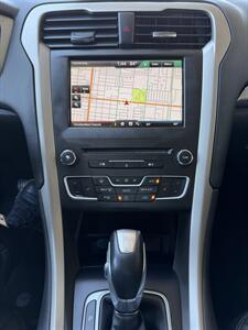 2016 Ford Fusion Energi SE Luxury - Photo 24 - Tarzana, CA 91356