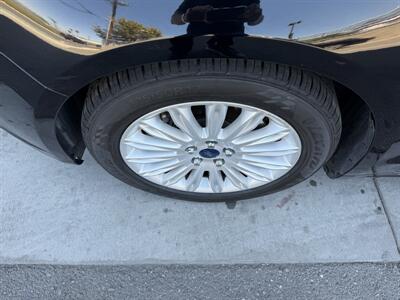 2016 Ford Fusion Energi SE Luxury - Photo 9 - Tarzana, CA 91356