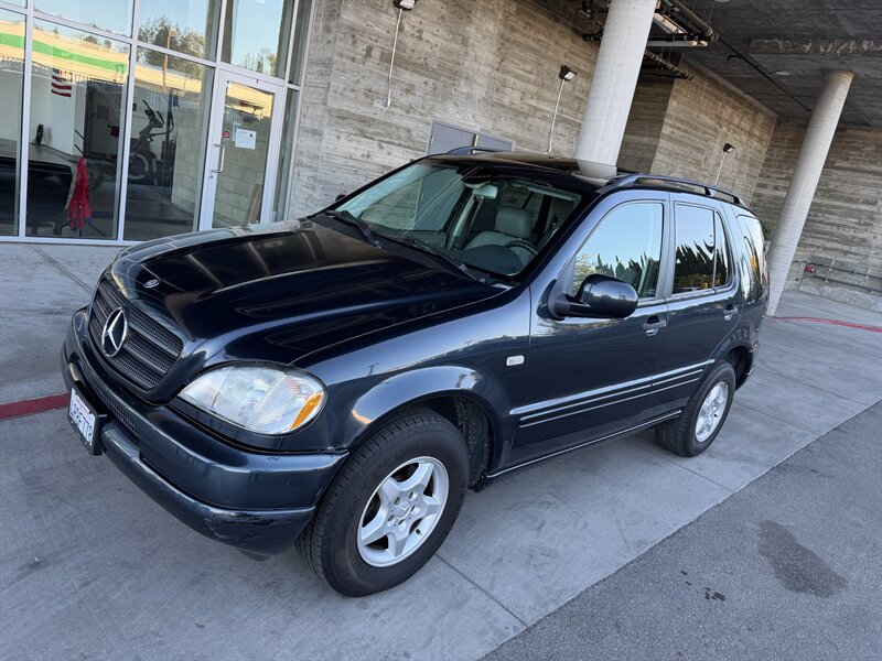 2001 Mercedes-Benz ML 320 Classic   - Photo 1 - Tarzana, CA 91356