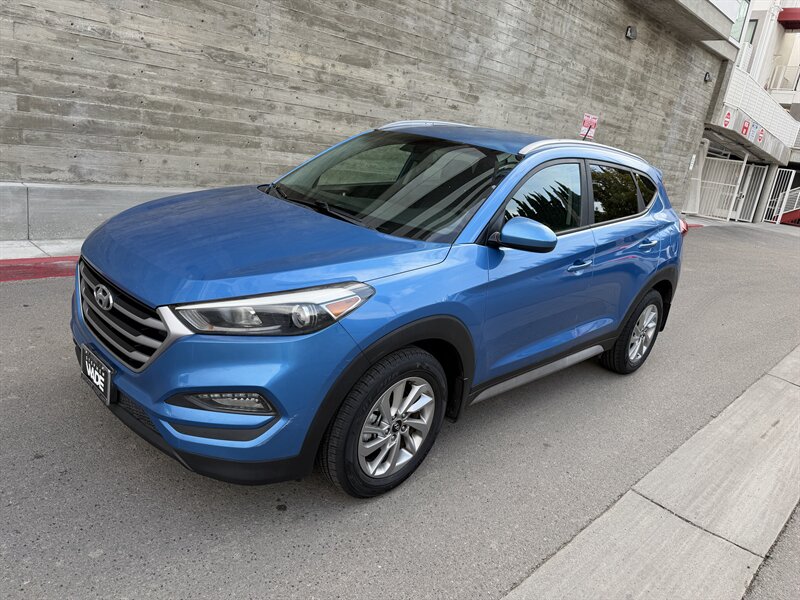 2017 Hyundai TUCSON SE Plus   - Photo 1 - Tarzana, CA 91356
