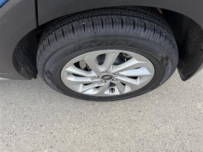 2017 Hyundai TUCSON SE Plus - Photo 10 - Tarzana, CA 91356