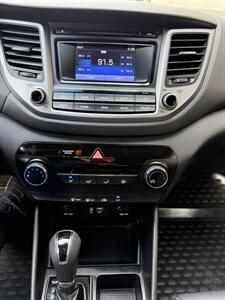 2017 Hyundai TUCSON SE Plus - Photo 21 - Tarzana, CA 91356