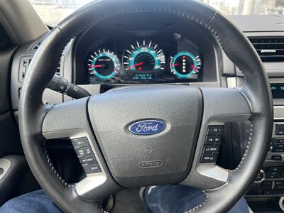 2010 Ford Fusion SEL   - Photo 16 - Tarzana, CA 91356