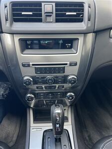 2010 Ford Fusion SEL   - Photo 17 - Tarzana, CA 91356