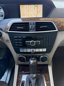 2012 Mercedes-Benz C 250 Sport - Photo 21 - Tarzana, CA 91356