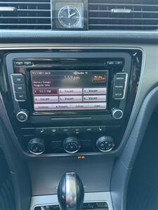 2014 Volkswagen Passat 1.8T SE PZEV   - Photo 22 - Tarzana, CA 91356