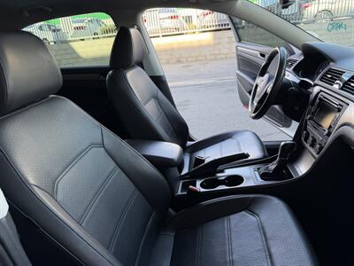 2014 Volkswagen Passat 1.8T SE PZEV   - Photo 18 - Tarzana, CA 91356