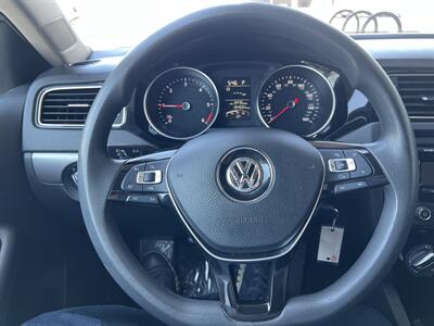 2015 Volkswagen Jetta TDI S   - Photo 15 - Tarzana, CA 91356