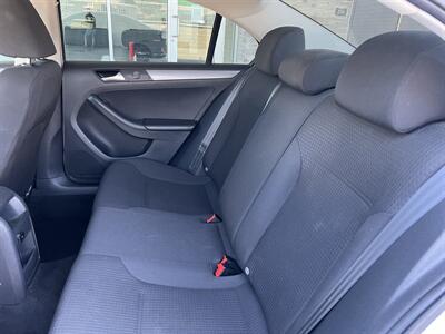 2015 Volkswagen Jetta TDI S   - Photo 11 - Tarzana, CA 91356