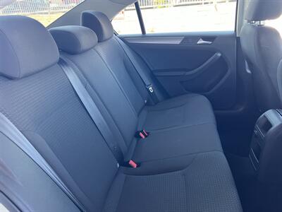 2015 Volkswagen Jetta TDI S   - Photo 12 - Tarzana, CA 91356