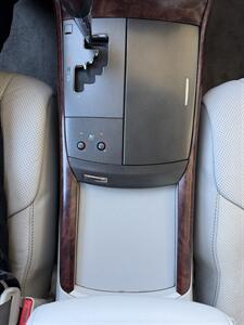 2012 Toyota Avalon Limited   - Photo 24 - Tarzana, CA 91356