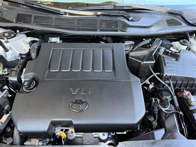 2012 Toyota Avalon Limited   - Photo 21 - Tarzana, CA 91356